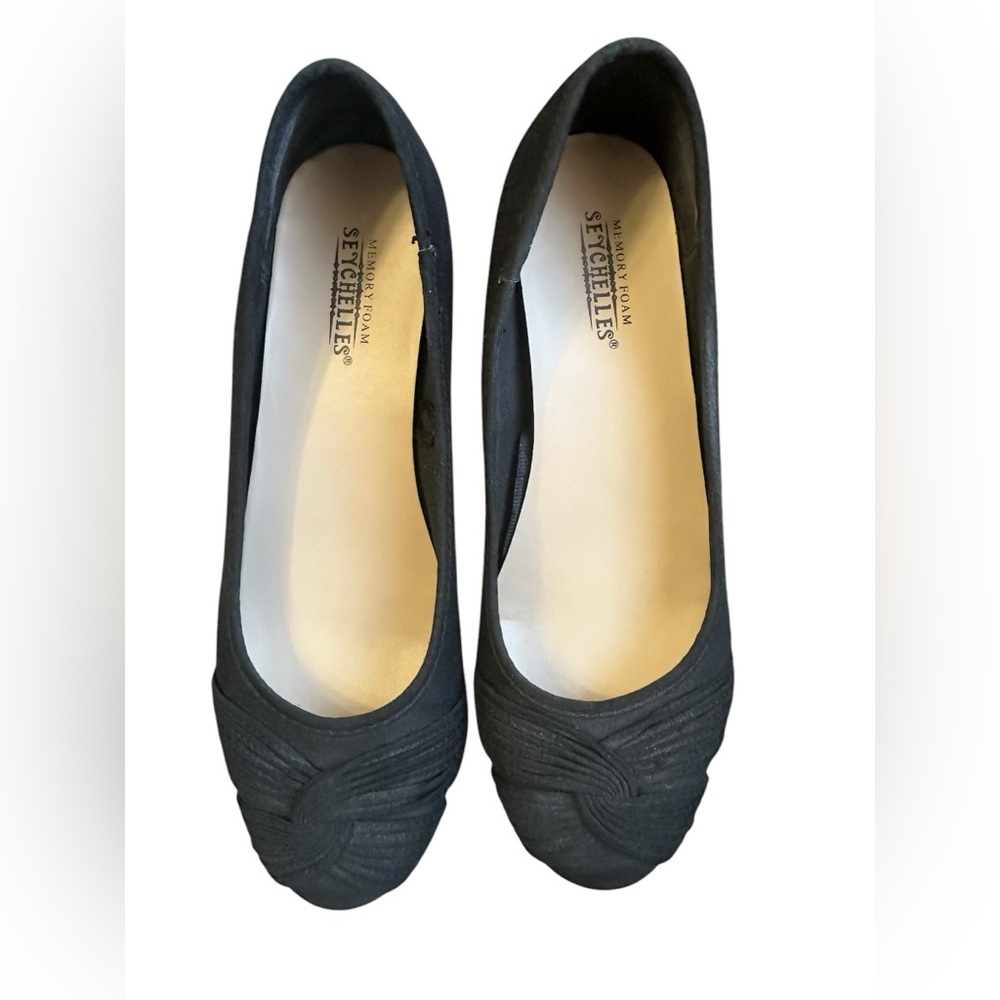 Seychelles Women's Black wedge shoes